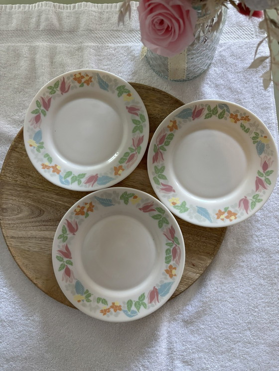 Image 1 of 3 Petites Assiettes Arcopal