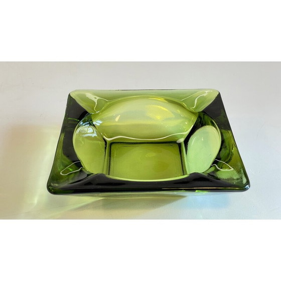 Image 1 of Cendrier géométrique vintage en verre vert