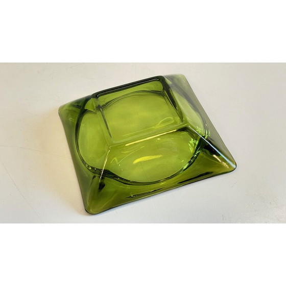 Image 1 of Cendrier géométrique vintage en verre vert