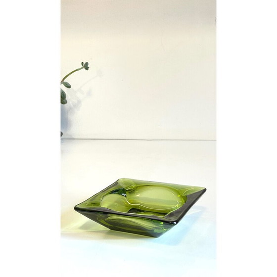 Image 1 of Cendrier géométrique vintage en verre vert