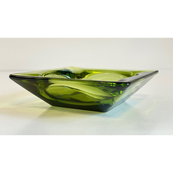 Image 1 of Cendrier géométrique vintage en verre vert
