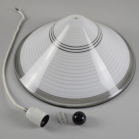 Image 1 of Rare lampe suspendue conique en plastique des années 1980 avec lignes horizontales.