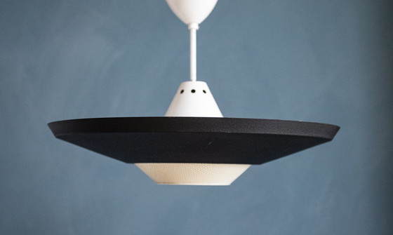 Image 1 of Lampe suspendue vintage Philips noir et blanc par Louis Kalff