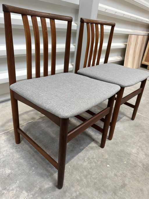 Ensemble de 2 chaises de salle à manger vintage en bois de teck
