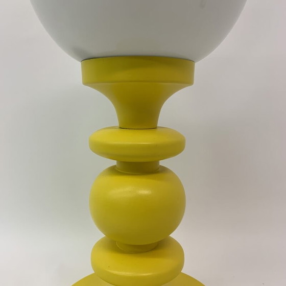 Image 1 of Lampe de table jaune de l'ère spatiale, 1970