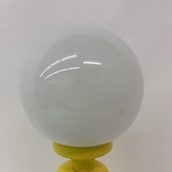 Image 1 of Lampe de table jaune de l'ère spatiale, 1970