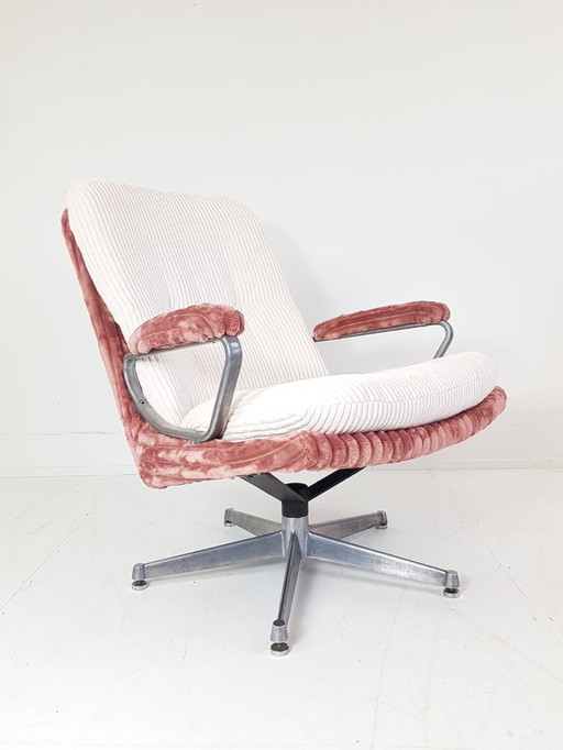 Fauteuil vintage Strassle | Fauteuil pivotant Tissu côtelé blanc rose