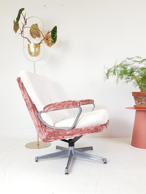Fauteuil vintage Strassle | Fauteuil pivotant Tissu côtelé blanc rose
