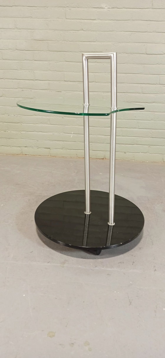 Image 1 of Table d'appoint postmoderne