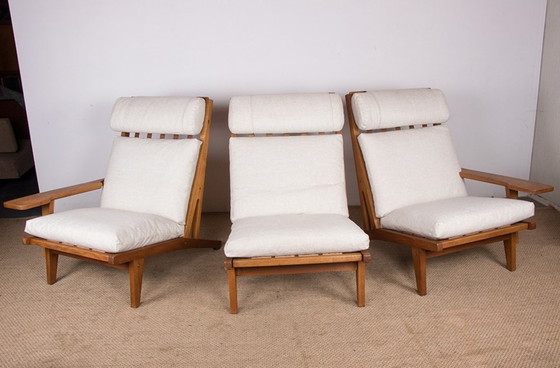Image 1 of Grand Canapé Danois En Chêne Massif Et Tissu, Modèle Ge375 Par Hans Wegner Pour Getama 1960.