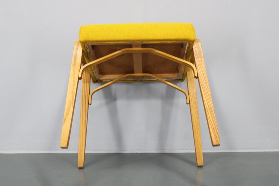 Image 1 of 1960S Tabouret en bois restauré ,Tchécoslovaquie