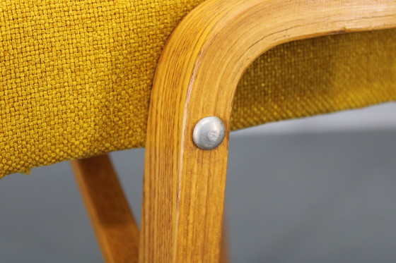 Image 1 of 1960S Tabouret en bois restauré ,Tchécoslovaquie