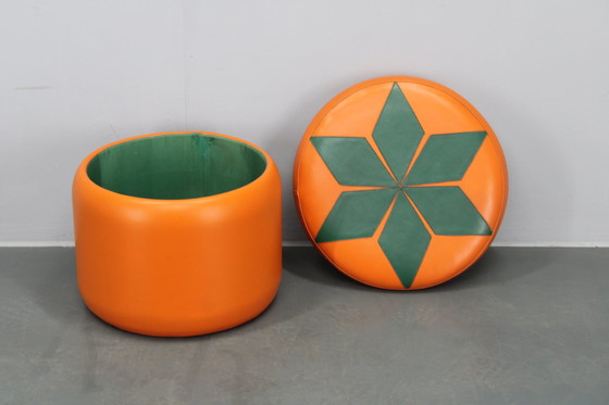 Image 1 of Pouf ou tabouret en cuir des années 1970, Italie