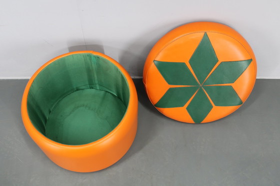 Image 1 of Pouf ou tabouret en cuir des années 1970, Italie
