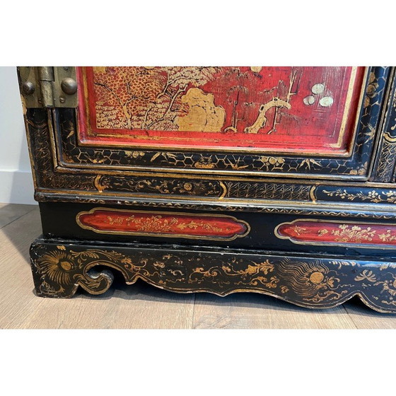 Image 1 of Armoire vintage en bois laqué avec vues chinoises