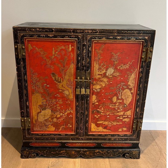 Image 1 of Armoire vintage en bois laqué avec vues chinoises