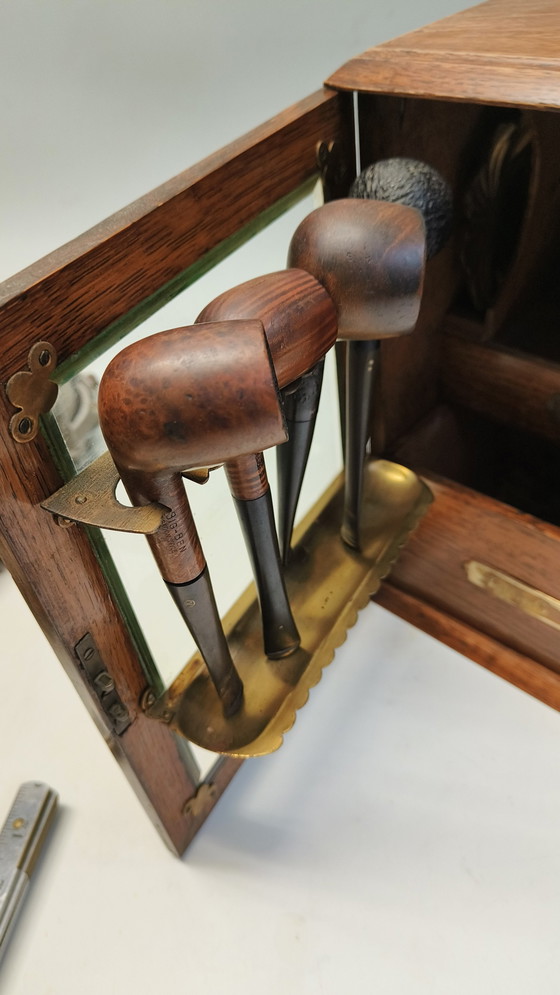 Image 1 of Petit meuble à pipes en chêne 1920 Fumoir