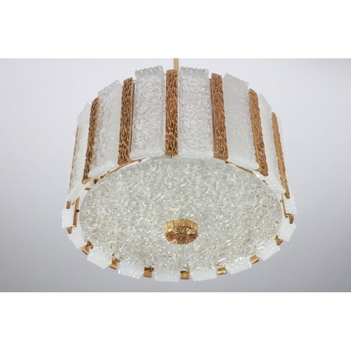 Lustre vintage en verre doré et dépoli de Kalmar Franken Kg, Autriche 1960