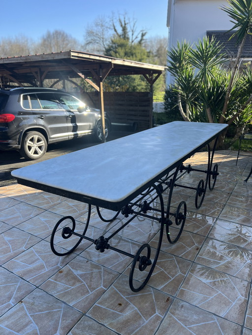 Ancienne table de boucher en marbre et fer forgé