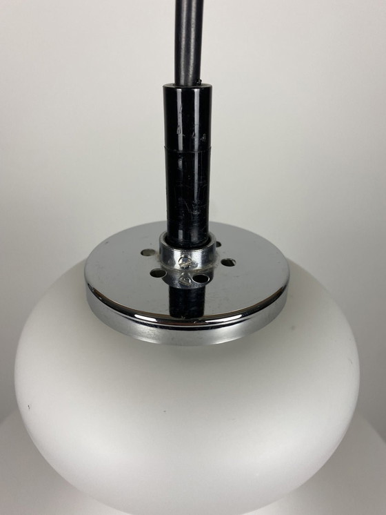 Image 1 of 1 Of 3 Lampe pendante en verre blanc mat par Peill And Putzler 1960