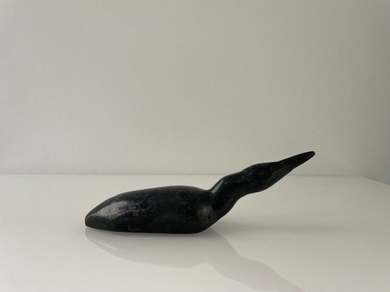 Image 1 of Art Inuit - Rare figurine stylisée Plongeur des glaces - Pierre serpentine