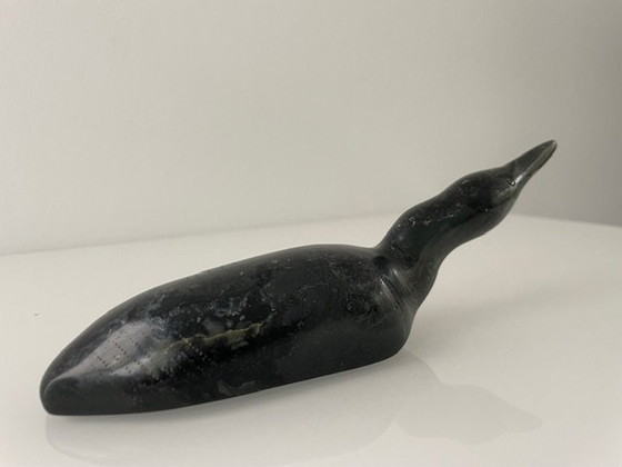 Image 1 of Art Inuit - Rare figurine stylisée Plongeur des glaces - Pierre serpentine