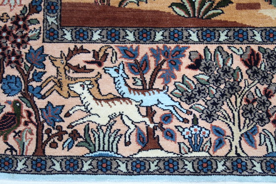 Image 1 of Kashmir original Noué à la main Soie pure sur soie Motifs de chasse 153 X 93 Cm Nouveau tapis