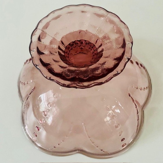 Image 1 of Bol vintage en verre pressé de Bohème sur pied violet rose