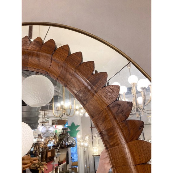 Image 1 of Miroir mural circulaire vintage dans un cadre en noyer par Fratelli Marelli, Italie 1950
