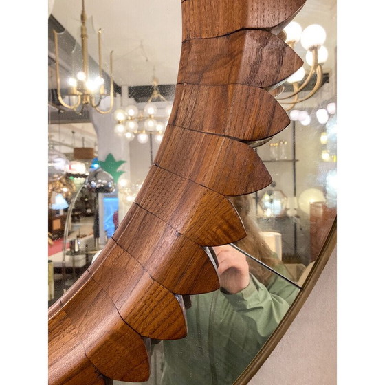 Image 1 of Miroir mural circulaire vintage dans un cadre en noyer par Fratelli Marelli, Italie 1950