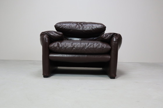 Image 1 of Paire de fauteuils en cuir Maralunga par Vico Magistretti pour Cassina, 1974.