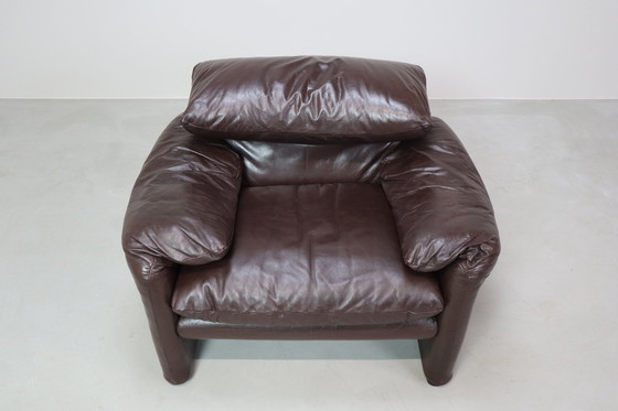 Image 1 of Paire de fauteuils en cuir Maralunga par Vico Magistretti pour Cassina, 1974.