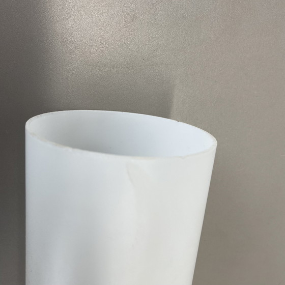 Image 1 of Ensemble de deux appliques de théâtre en laiton et verre satiné, Italie, années 1970