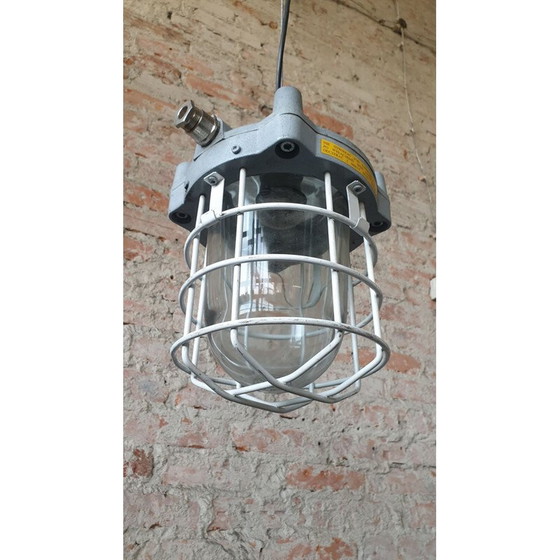 Image 1 of Lampe suspendue industrielle vintage, 2010