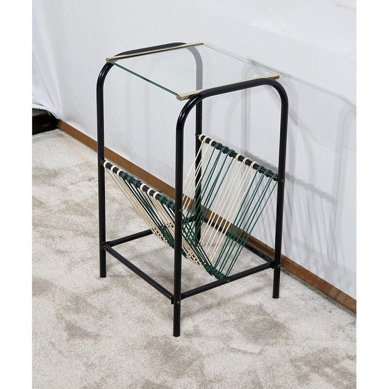 Image 1 of Table d'appoint vintage en tube métallique et verre transparent avec porte-revues, 1950