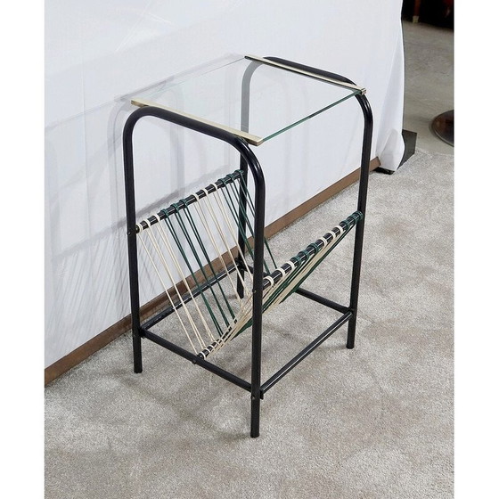 Image 1 of Table d'appoint vintage en tube métallique et verre transparent avec porte-revues, 1950