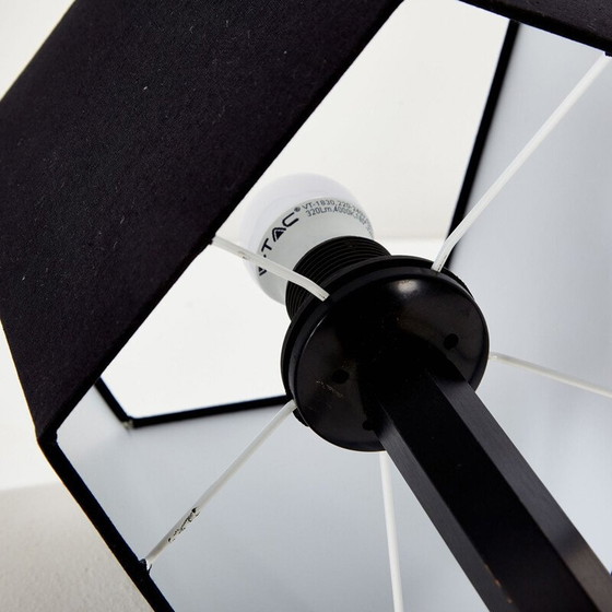 Image 1 of Lampe de table géométrique en bois vintage