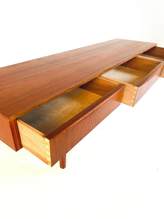 Image 1 of Buffet bas vintage danois 1960