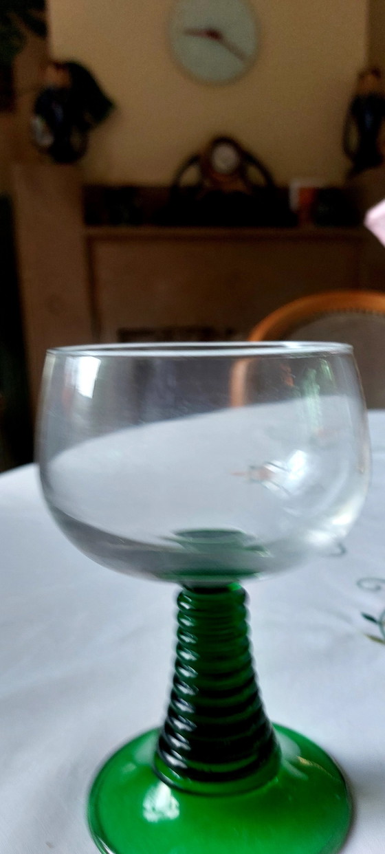 Image 1 of Verres à vin Vintage Roemer avec pied cannelé vert