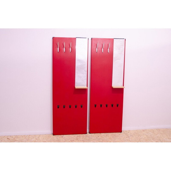 Image 1 of Paire de porte-manteaux vintage en bois et faux cuir pour Drevokov, Tchécoslovaquie 1960