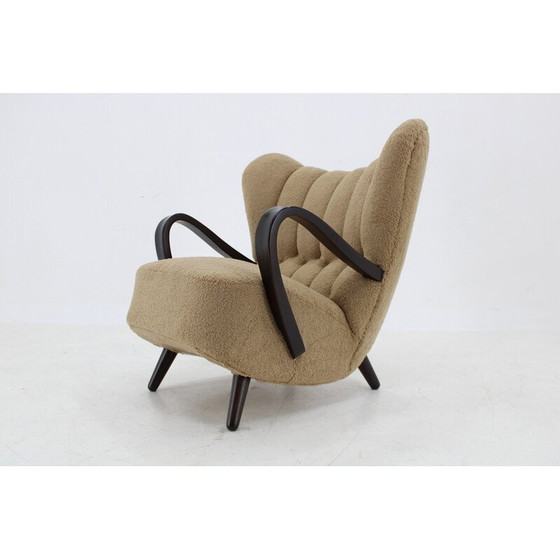 Image 1 of Fauteuil à oreilles vintage en tissu Boucle, Tchécoslovaquie 1940