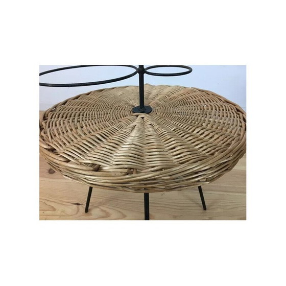 Image 1 of Table d'appoint portable en osier et métal, 1950