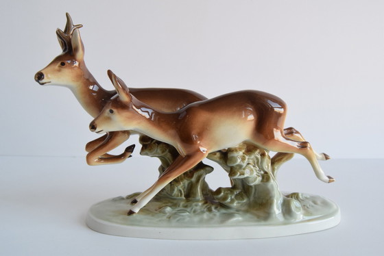Image 1 of Sculpture vintage en porcelaine, cerf et biche, par Royal Dux, 1960's.