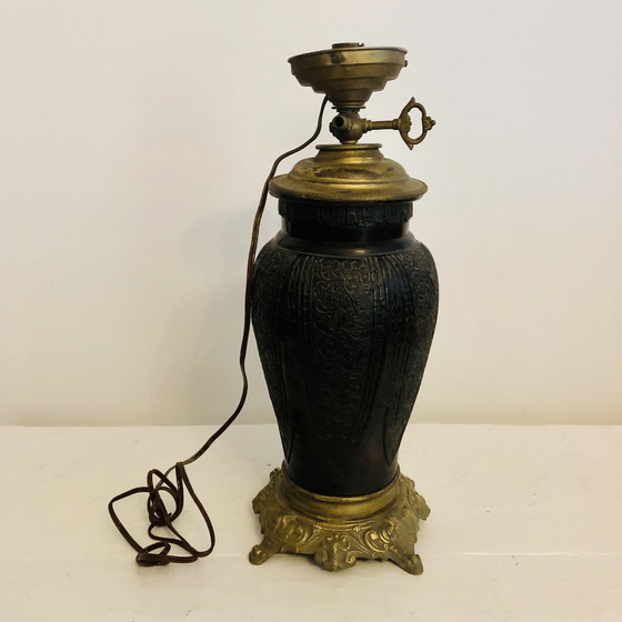 Image 1 of Lampe Asiatique En Bronze Patiné Et Doré 