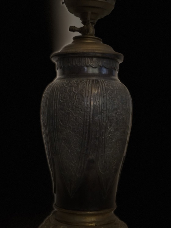 Image 1 of Lampe Asiatique En Bronze Patiné Et Doré 