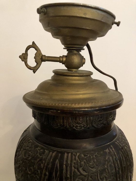 Image 1 of Lampe Asiatique En Bronze Patiné Et Doré 