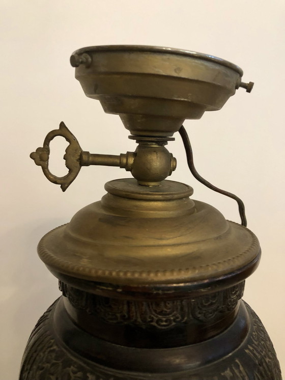 Image 1 of Lampe Asiatique En Bronze Patiné Et Doré 