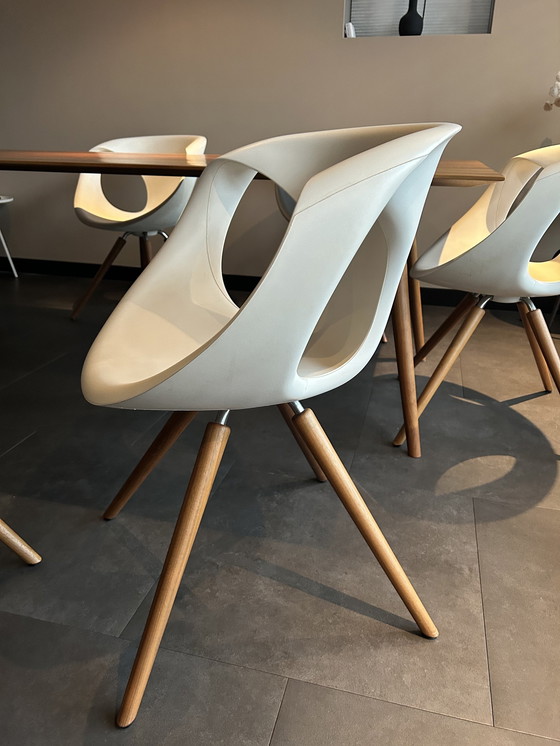 Image 1 of 6 Chaises de salle à manger design 'Tonon' blanc et anthracite