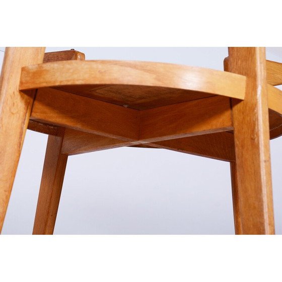 Image 1 of Table basse ronde du milieu du siècle en bois de chêne et verre par Jitona Sobeslav, Tchécoslovaquie années 1950