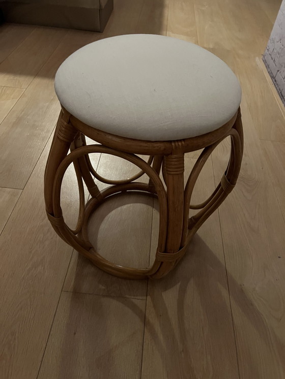 Image 1 of Tabouret en bambou professionnellement recouvert de lin